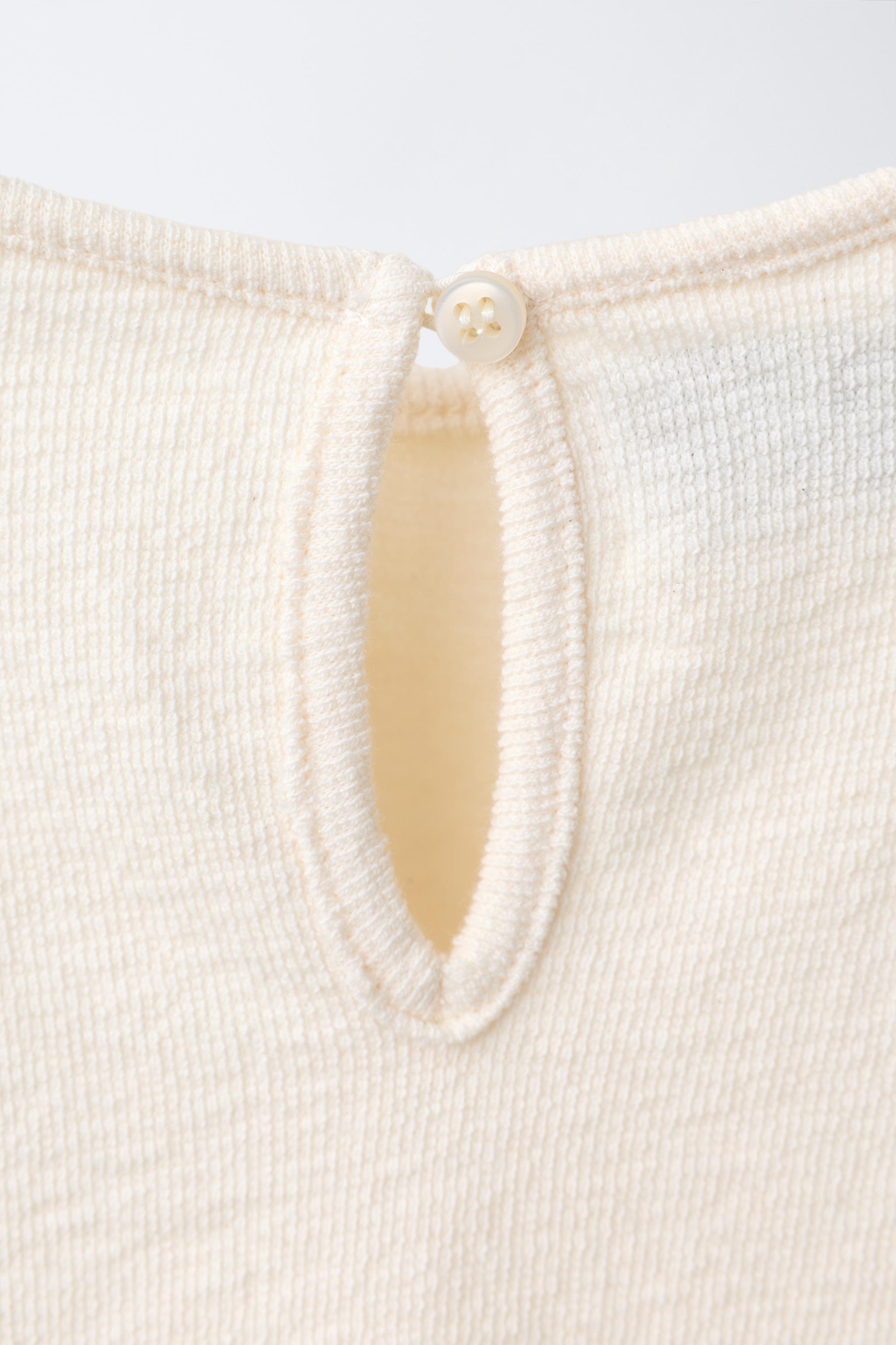 EMBROIDERED DETAIL T-SHIRT