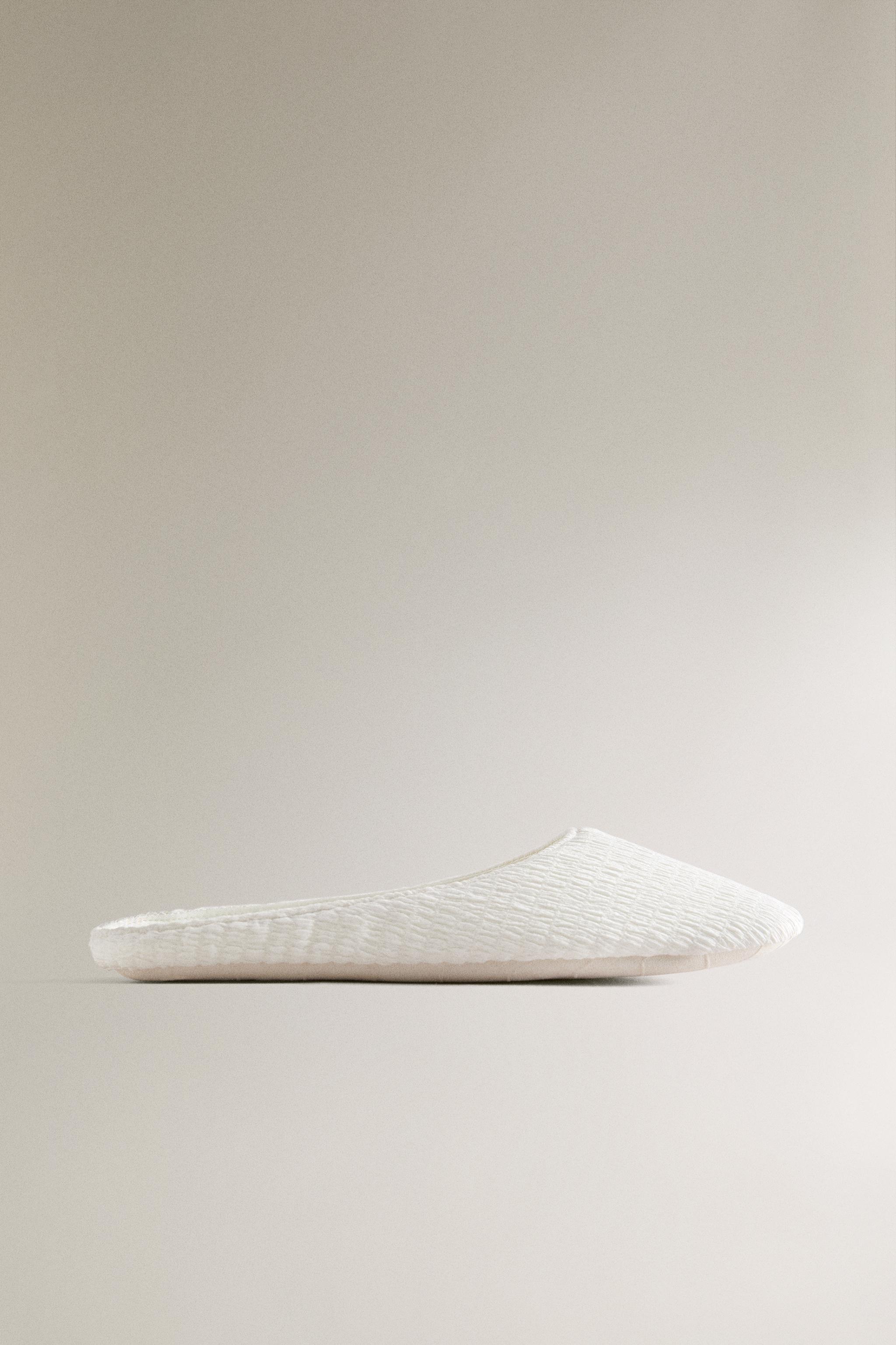 PLEATED SLIPPERS WITH LEATHER SOLE — White