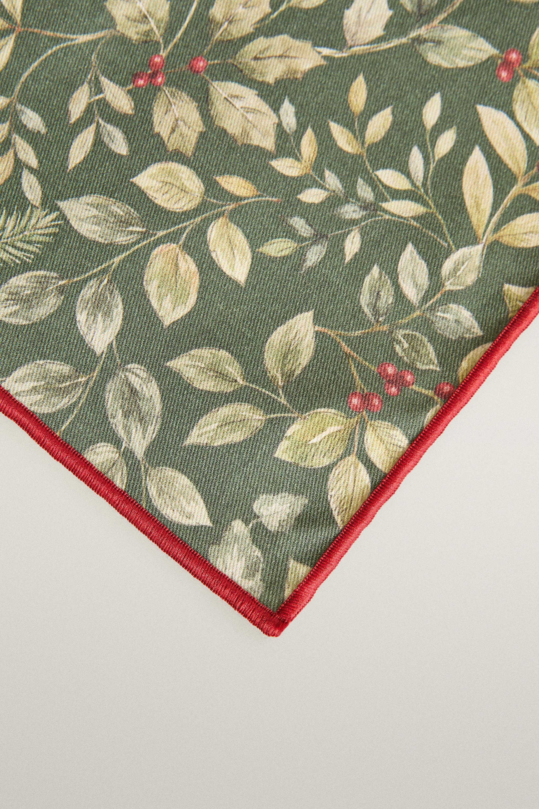 CHRISTMAS LEAF RESIN TABLE RUNNER