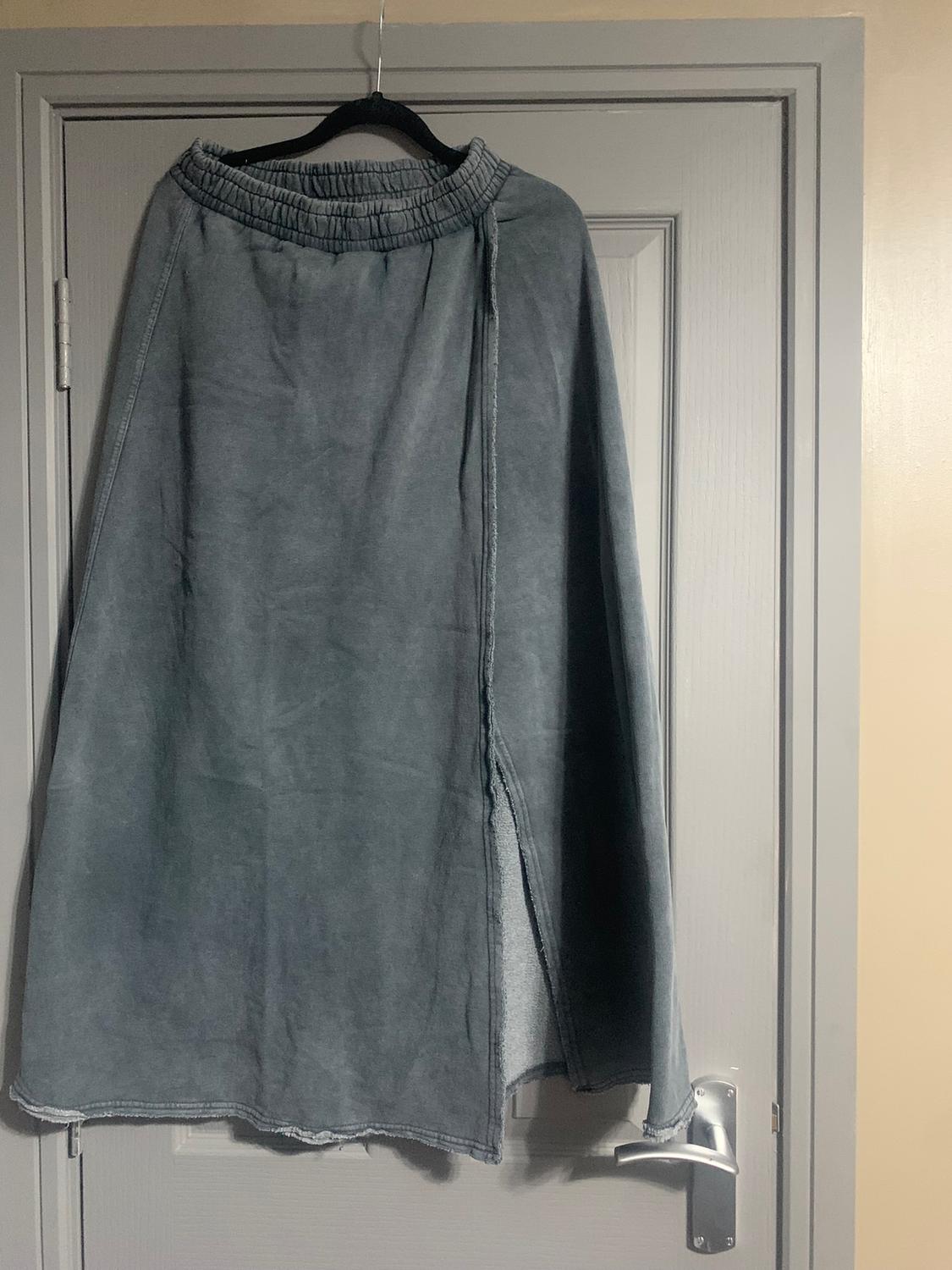 GREY SKIRT - Image 3