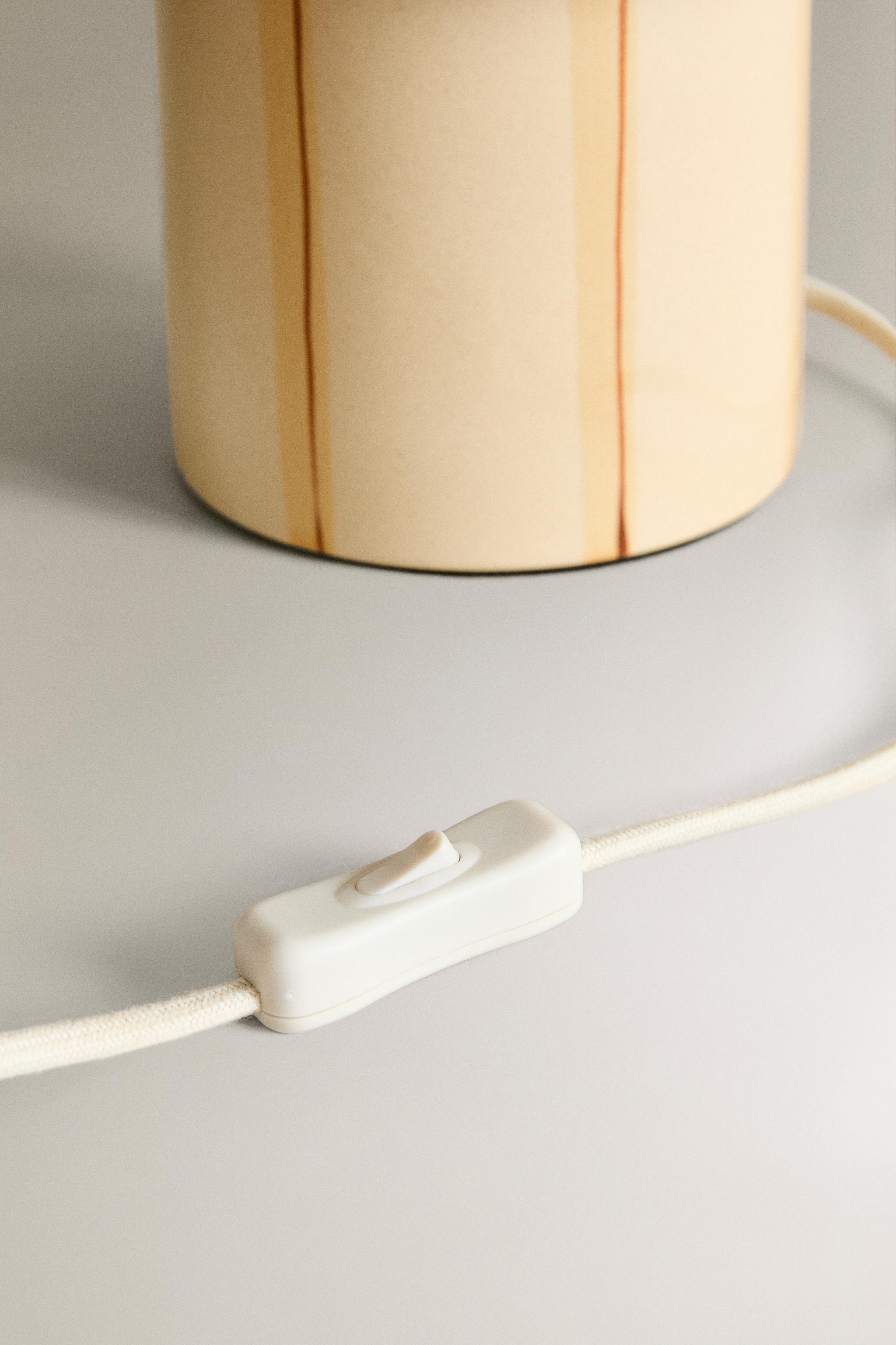 STRIPED TABLE LAMP