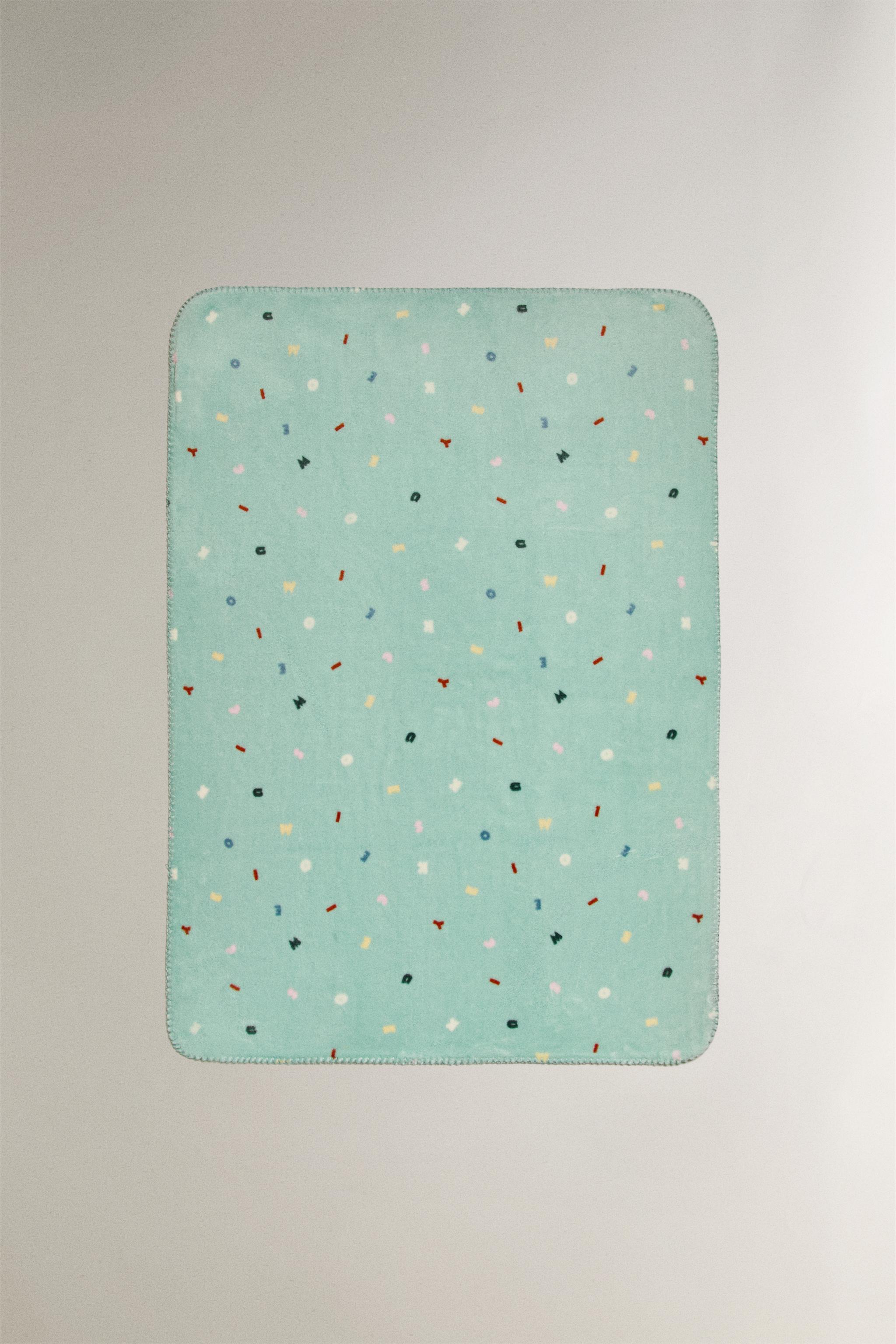 MICKEY & MINNIE LETTERS BABY FLEECE BLANKET ©DISNEY