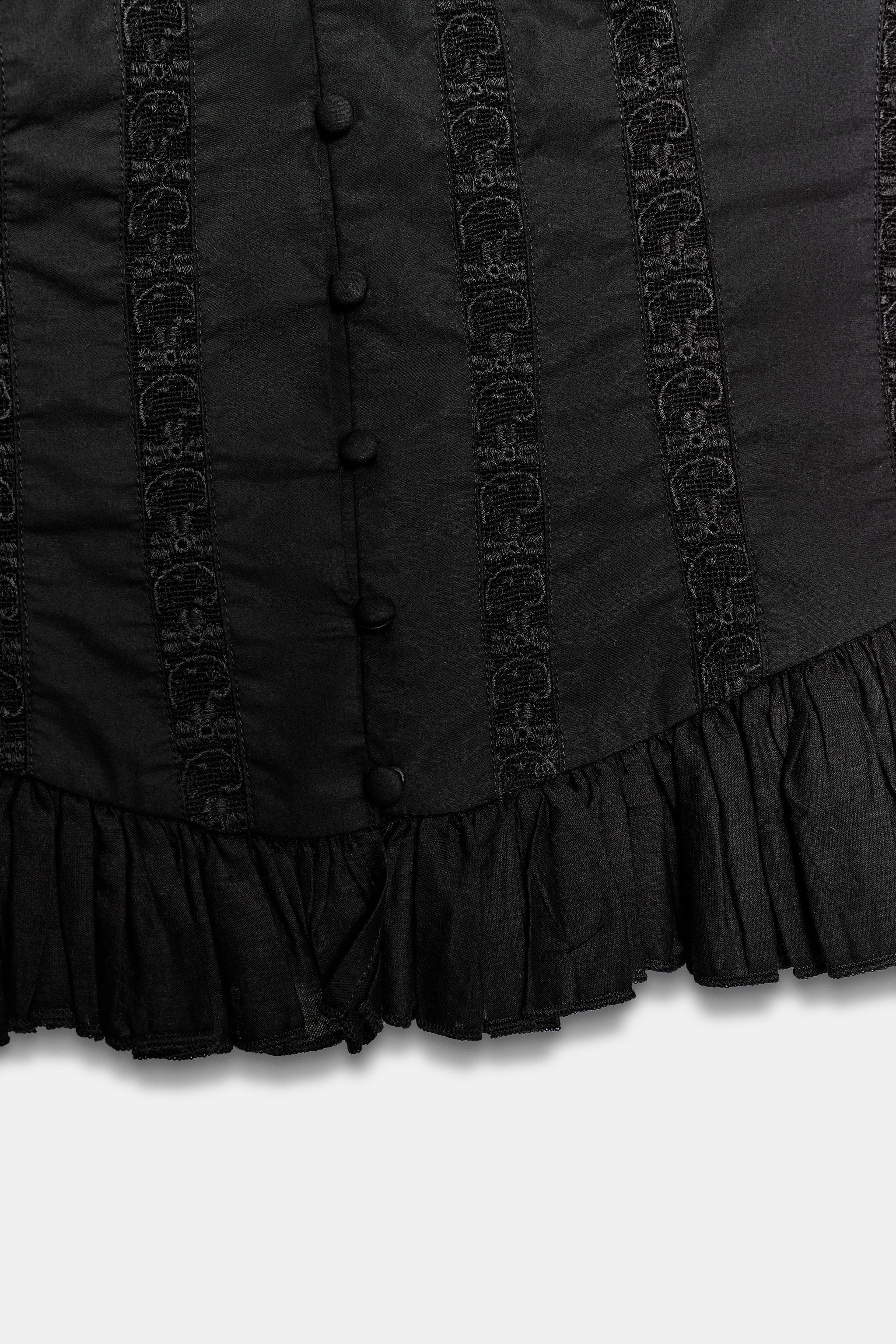 RUFFLED LACE TOP
