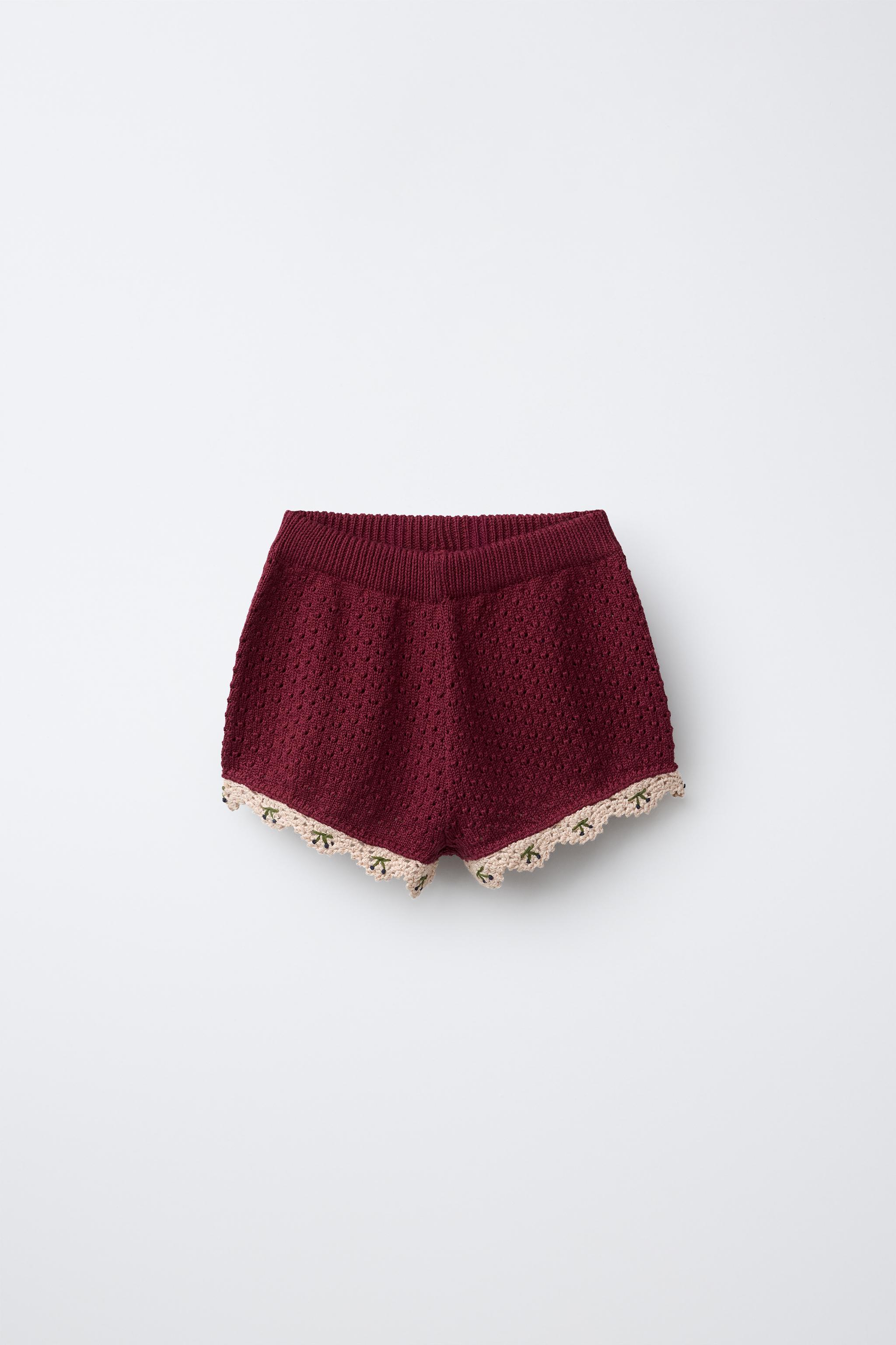 SHORT EN MAILLE AVEC DÉTAIL CROCHET