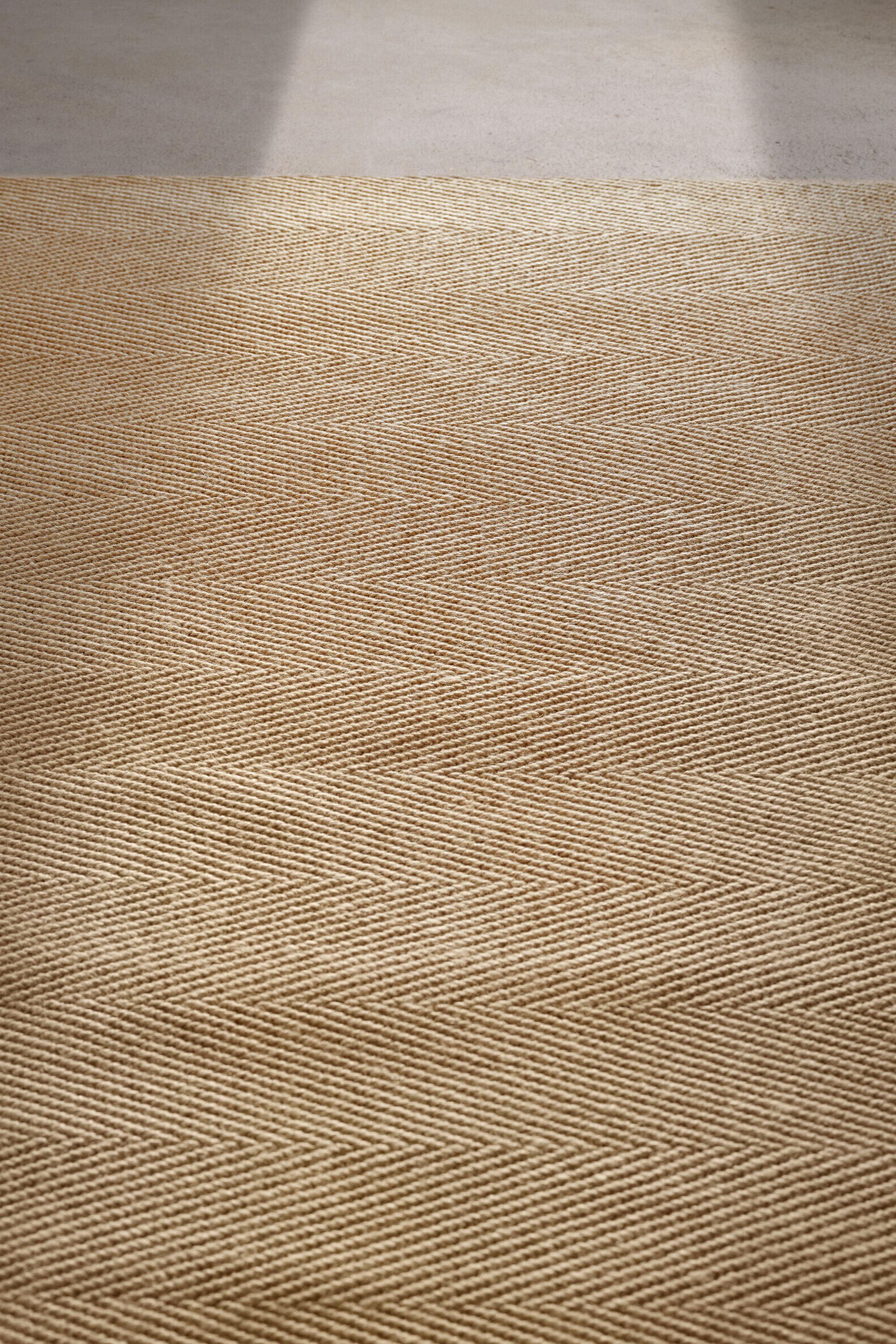 RUG 02 — Light beige