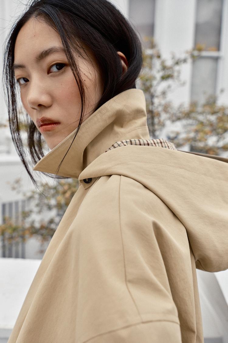 Chaqueta con capucha desmontable 4