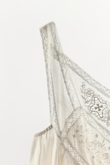 ROBE À PLIS ET BRODERIES FLORALES - Blanc cassé de Zara - Image 14