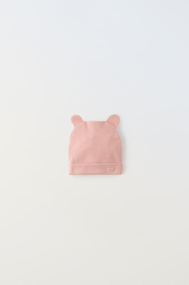 BONNET CÔTELÉ AVEC OREILLES - Rose moyen de Zara