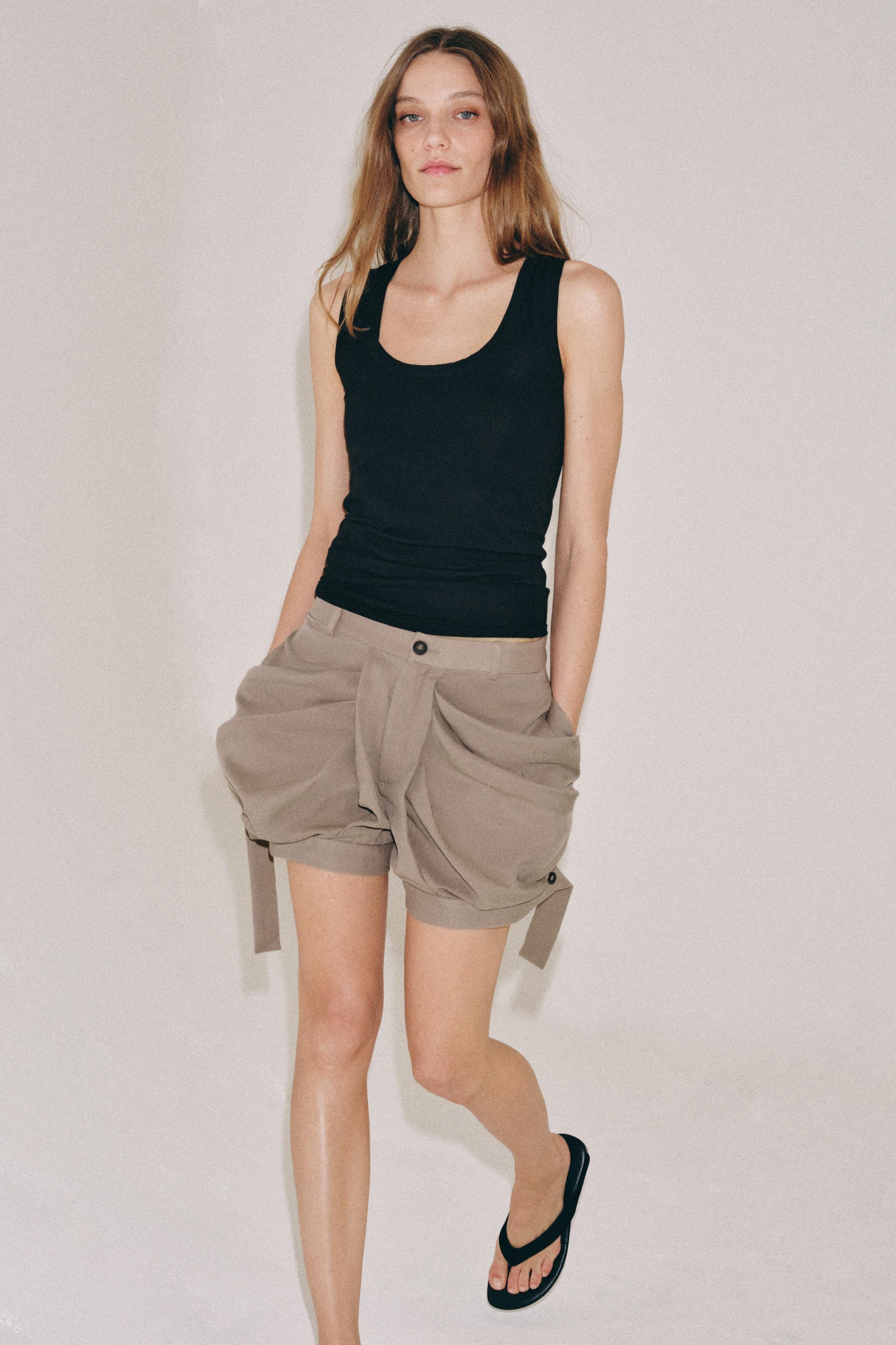 ZW COLLECTION FLOWY PLEATED SHORTS