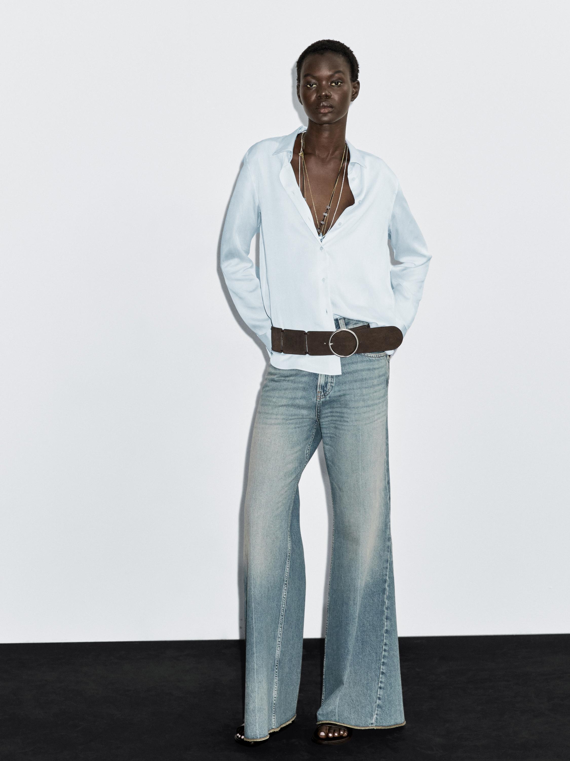 Flowing shirt with collar