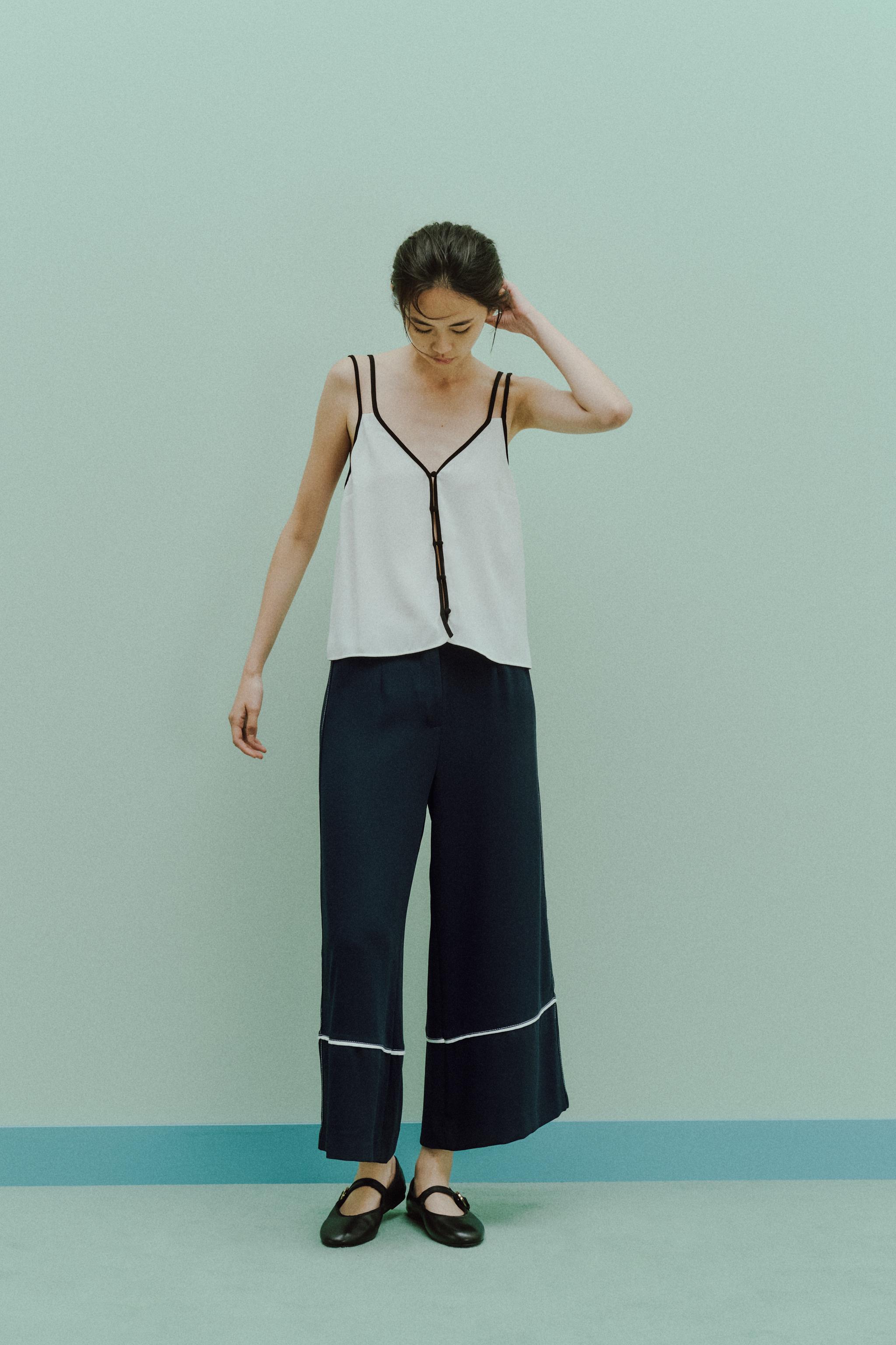 良品 Rene ルネ　キュロット ハーフパンツ　ネイビー　綺麗め　34 ステッチ入りキュロットパンツ - ネイビーブルー | ZARA Japan