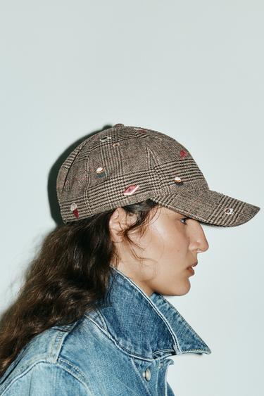 EMBROIDERED WOOL CHECK CAP - camel by Zara