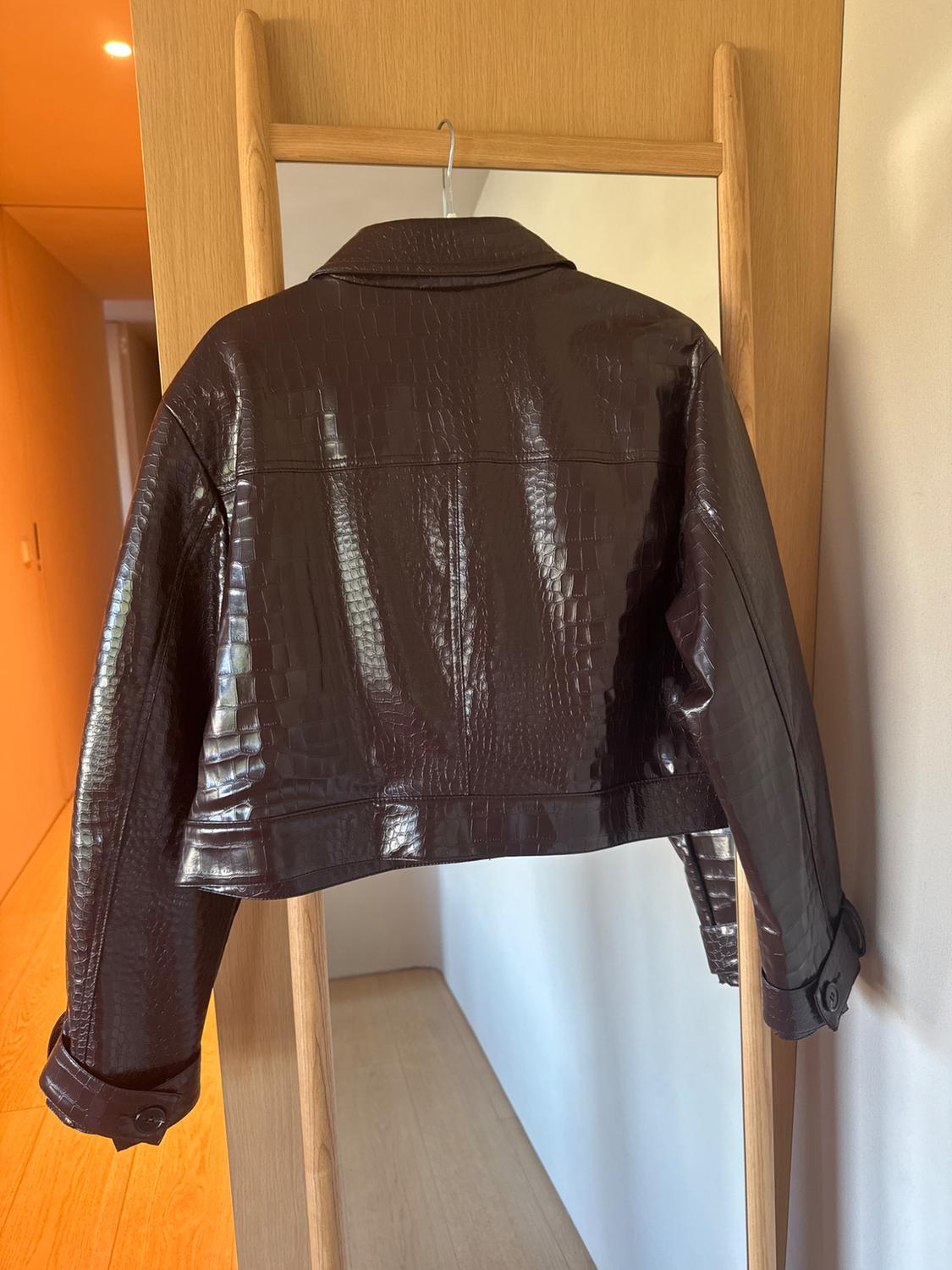 SHORT ANIMAL EMBOSSED FAUX LEATHER JACKET - Image 2