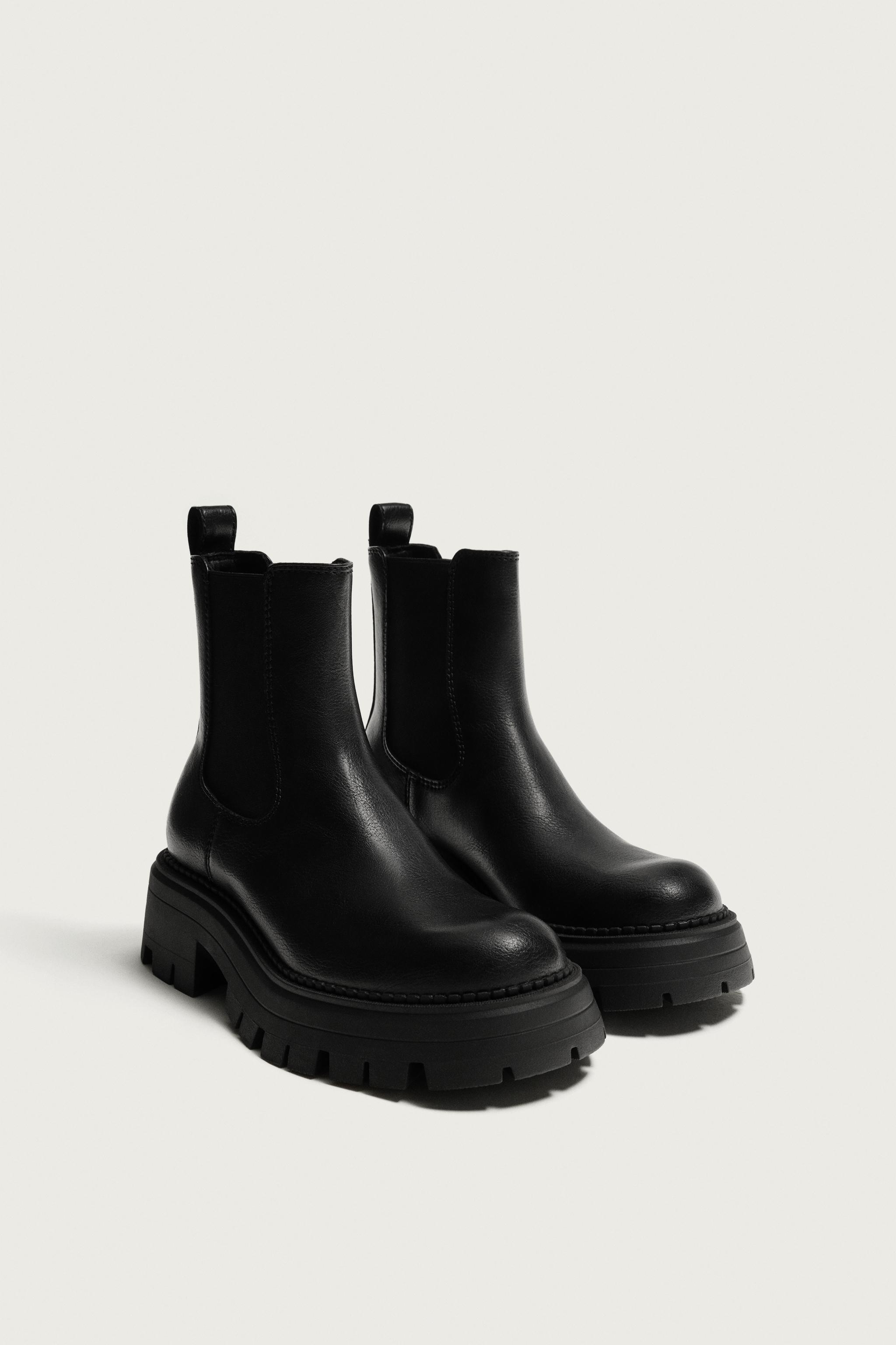 CHUNKY CHELSEA BOOTS — Black