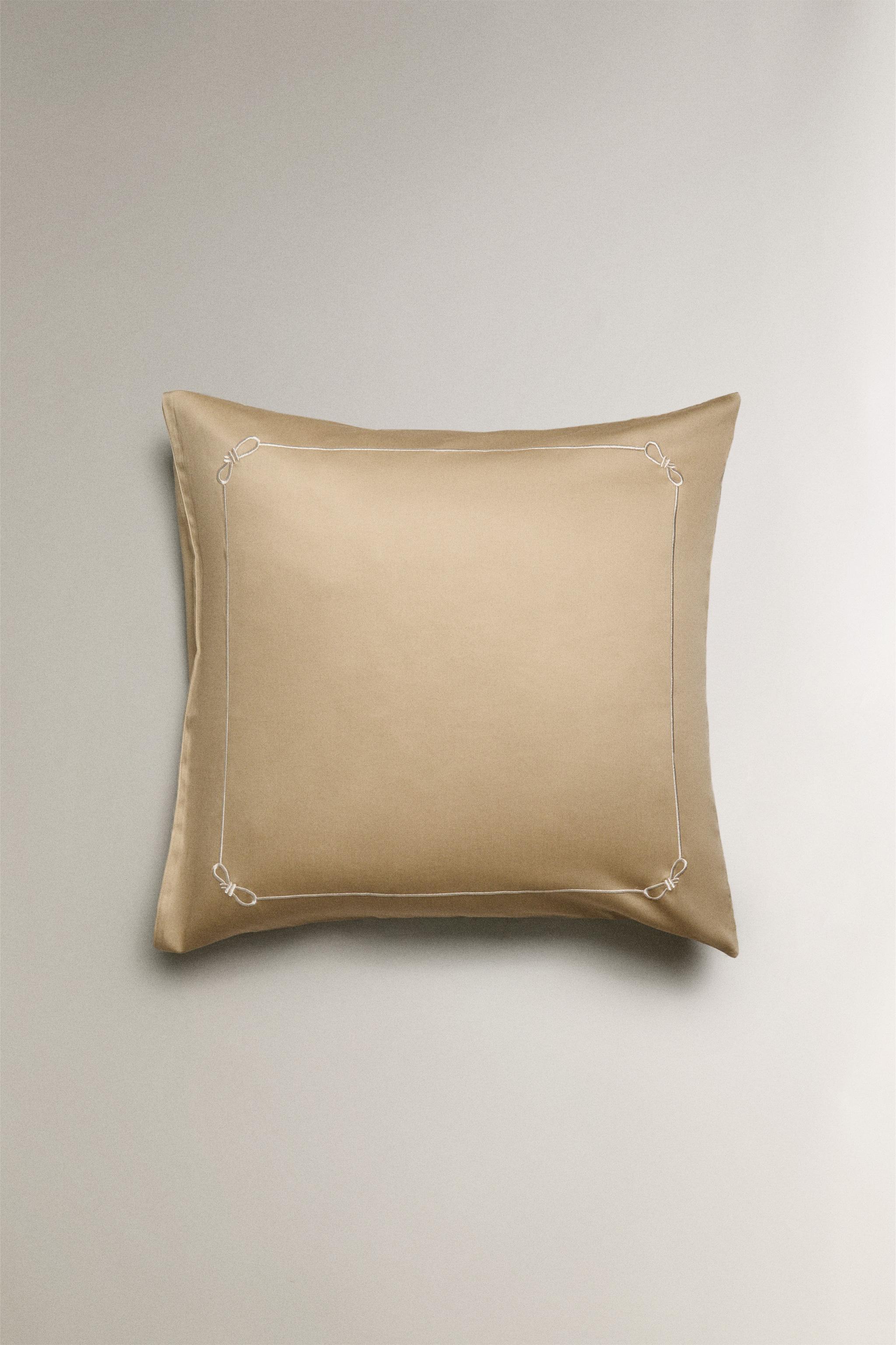 SATEEN PILLOWCASE WITH TRIM — Gold