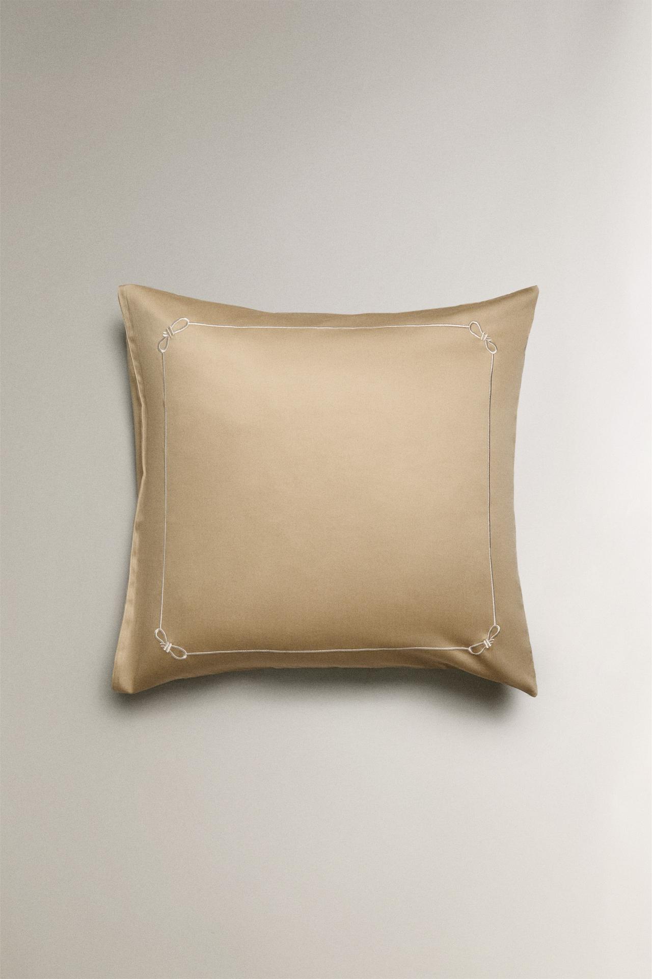 SATEEN PILLOWCASE WITH TRIM — Gold