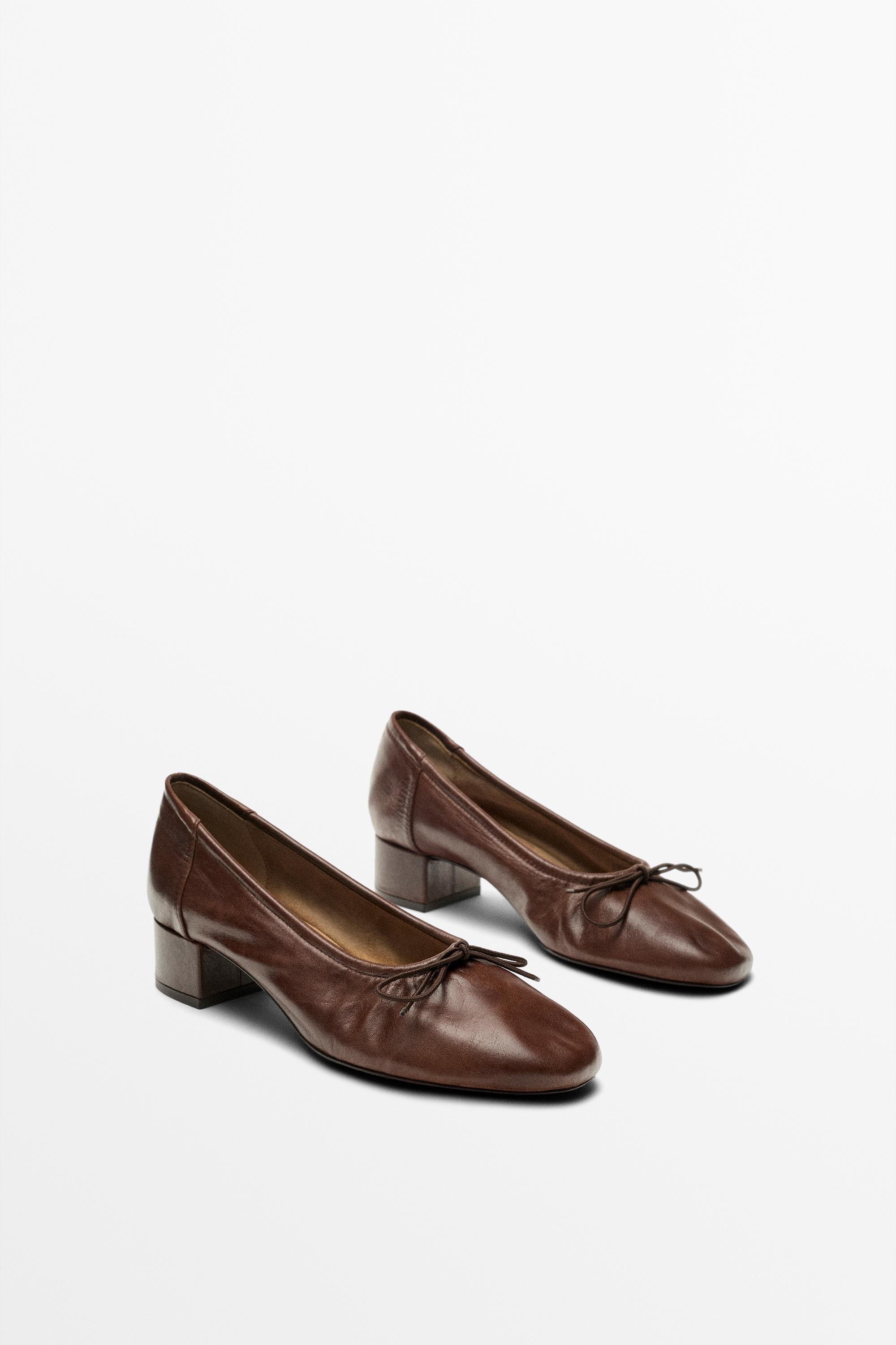 Heeled ballet flat