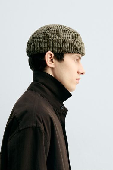 BONNET COURT EN MAILLE - Kaki de Zara - Image 1