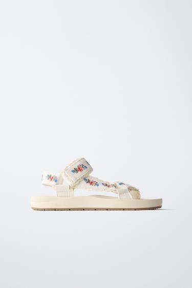SANDALES TECHNIQUES BRODÉES - Blanc écru de Zara