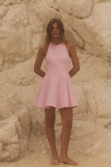KURZES NECKHOLDER-KLEID MIT GODETS - Rosa von Zara