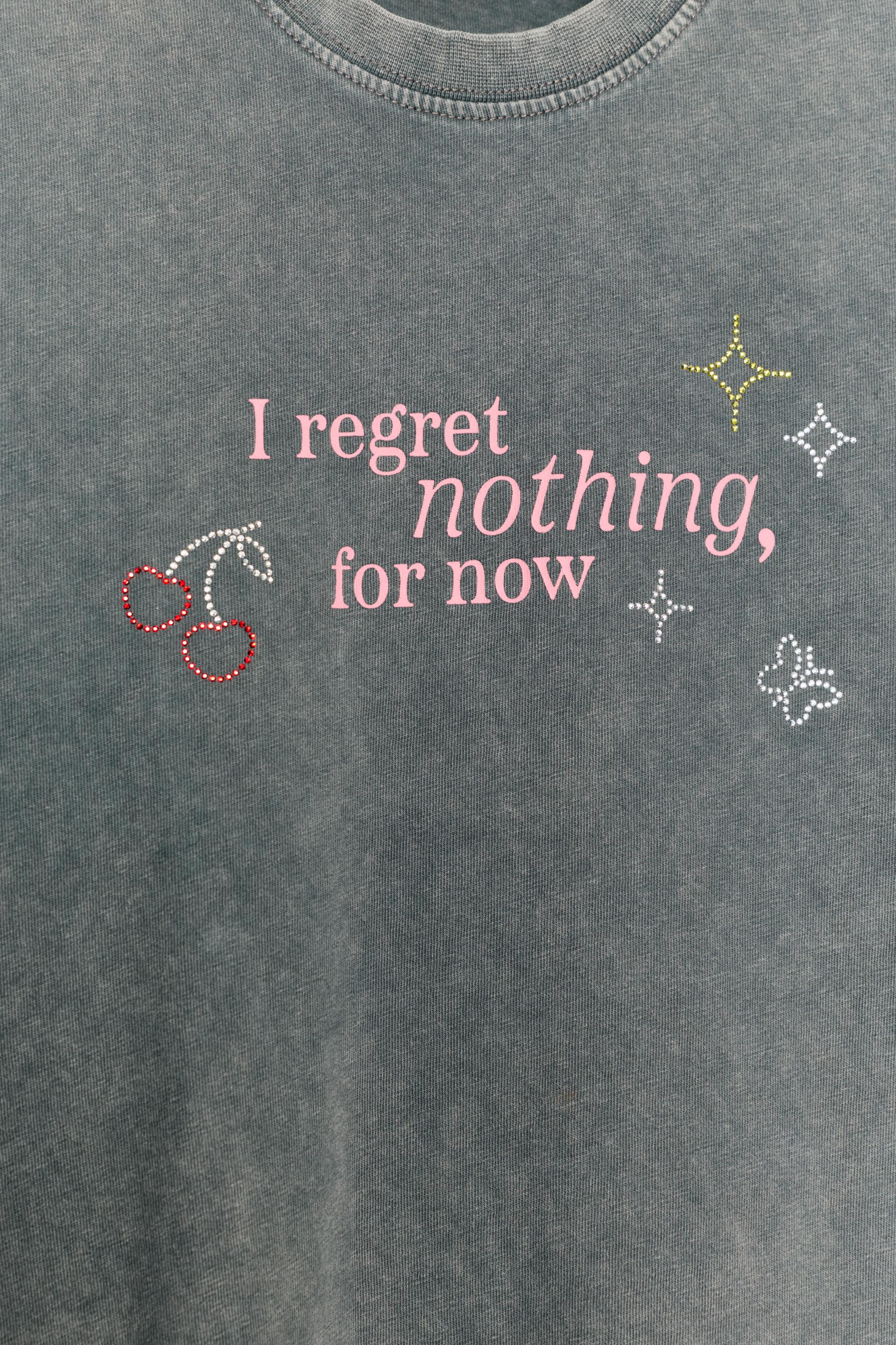 WASHED EFFECT TEXT RHINESTONE T-SHIRT