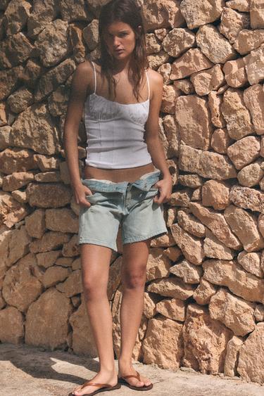 BERMUDA REGULAR DENIM TRF TIRO MEDIO - Azul claro de Zara