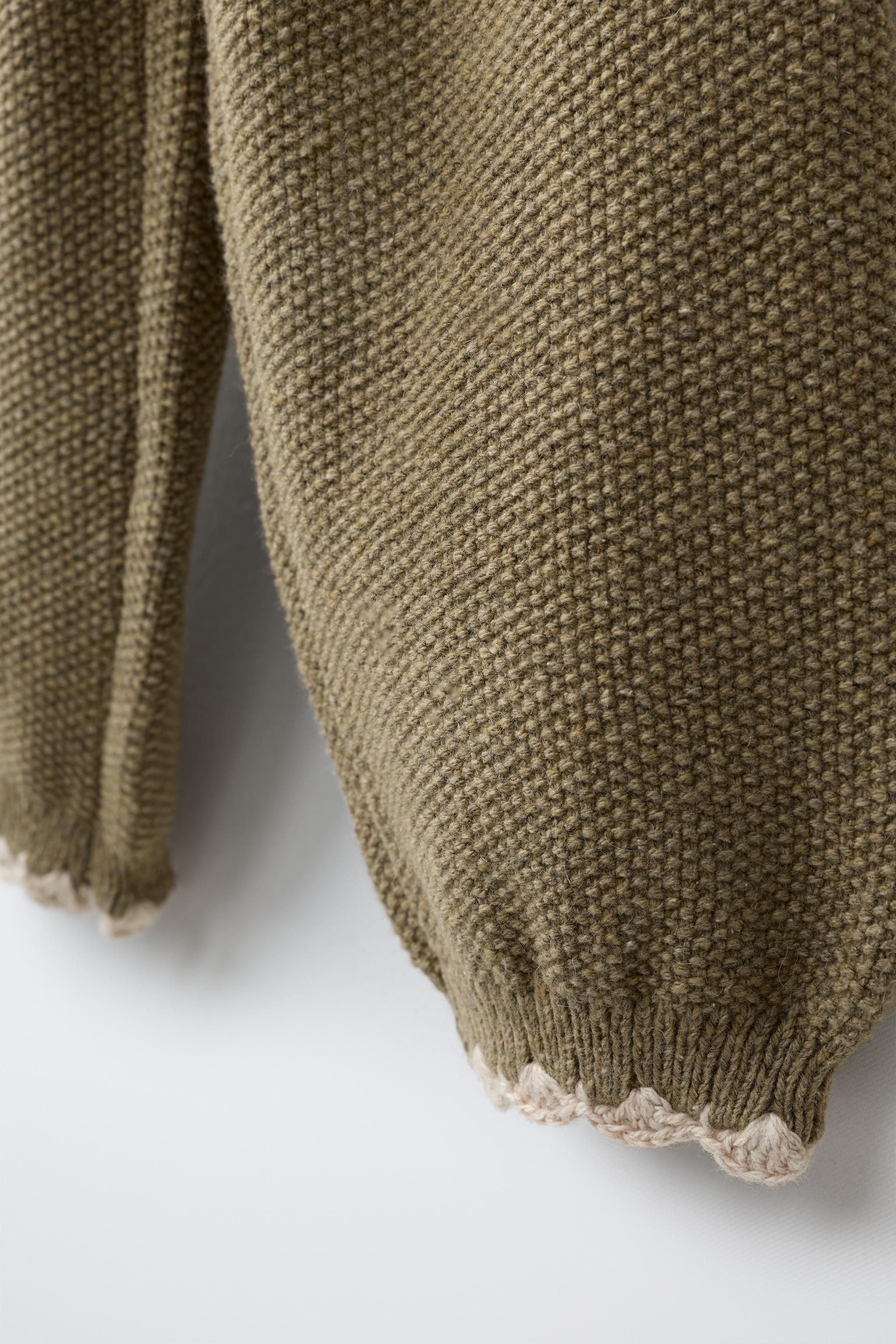 EMBROIDERED KNIT BLOOMERS