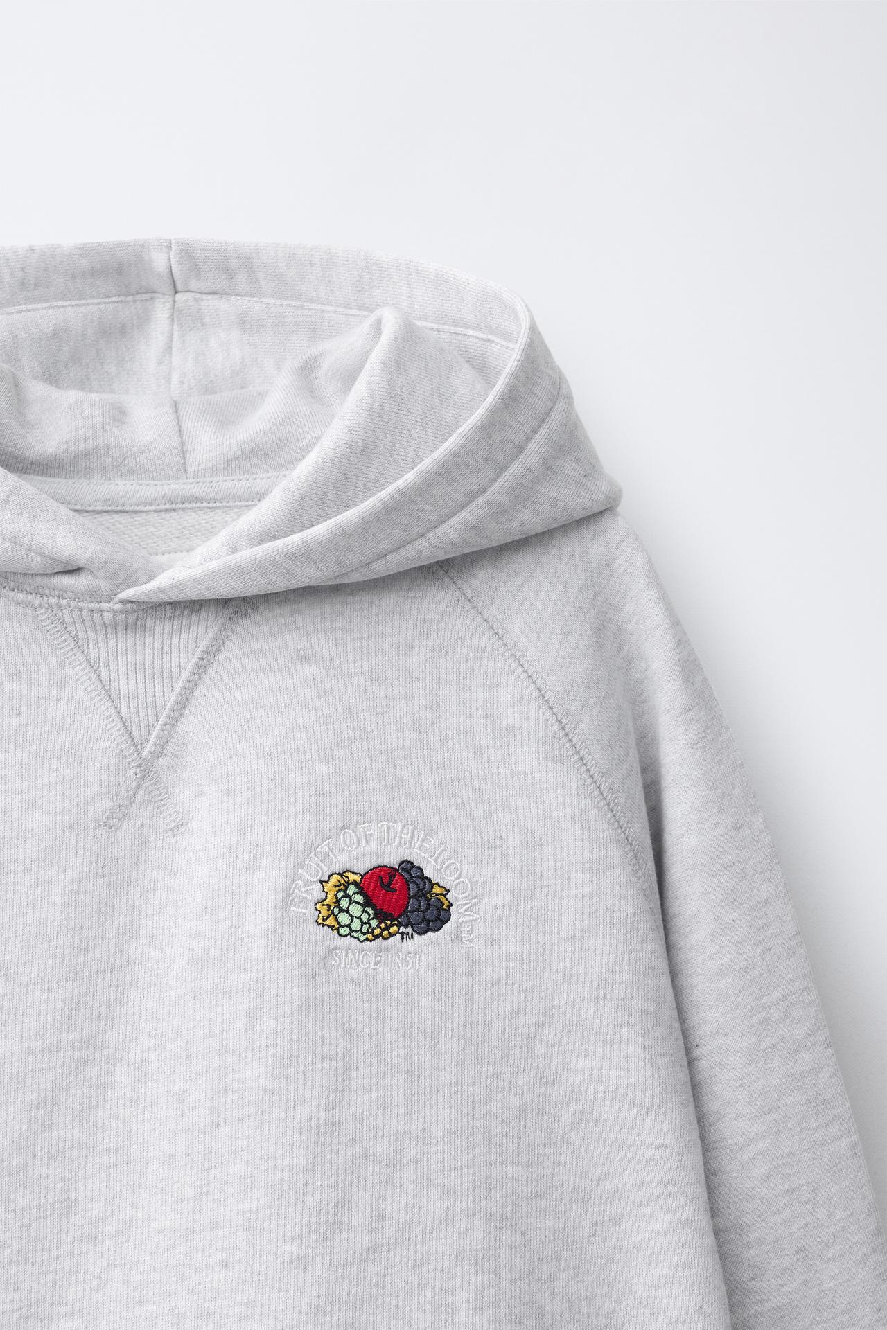 FRUIT OF THE LOOM™ EMBROIDERED HOODIE — Gray marl