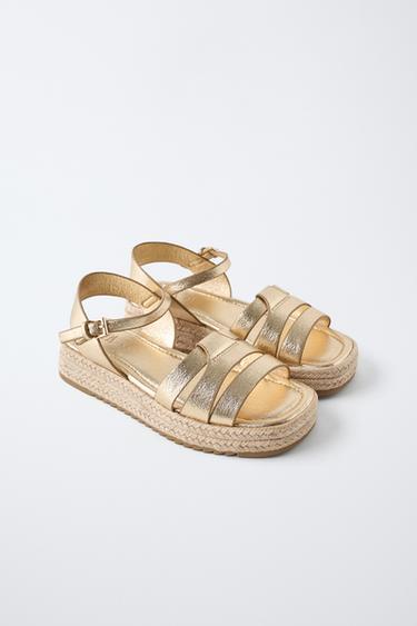 SANDALIA PLATAFORMA TRIPLE TIRA - Oro de Zara