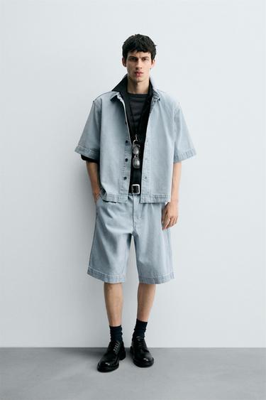 BERMUDA DENIM RELAXED FIT PLIEGUES - Azul cielo de Zara