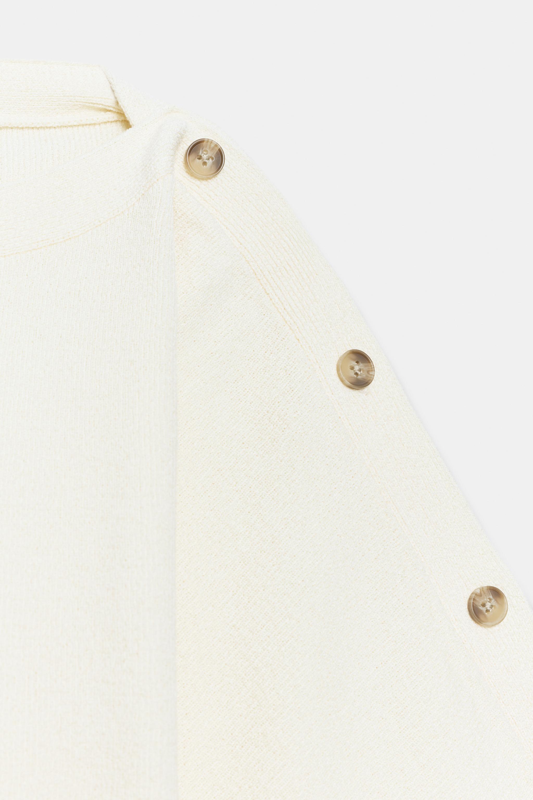 BUTTONED CAPE SLEEVE KNIT JUMPER