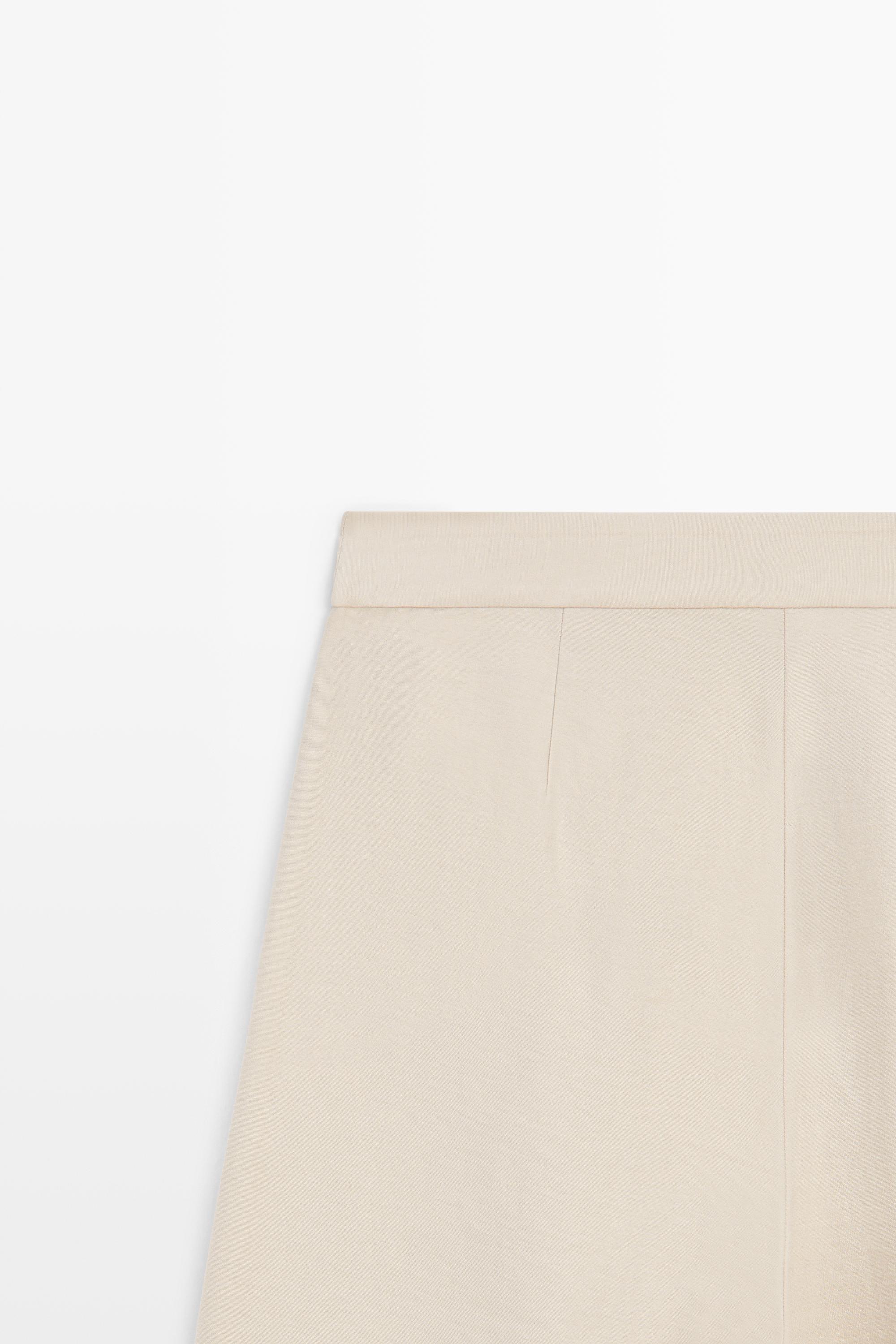 Flowing pleated Bermuda shorts - STUDIO