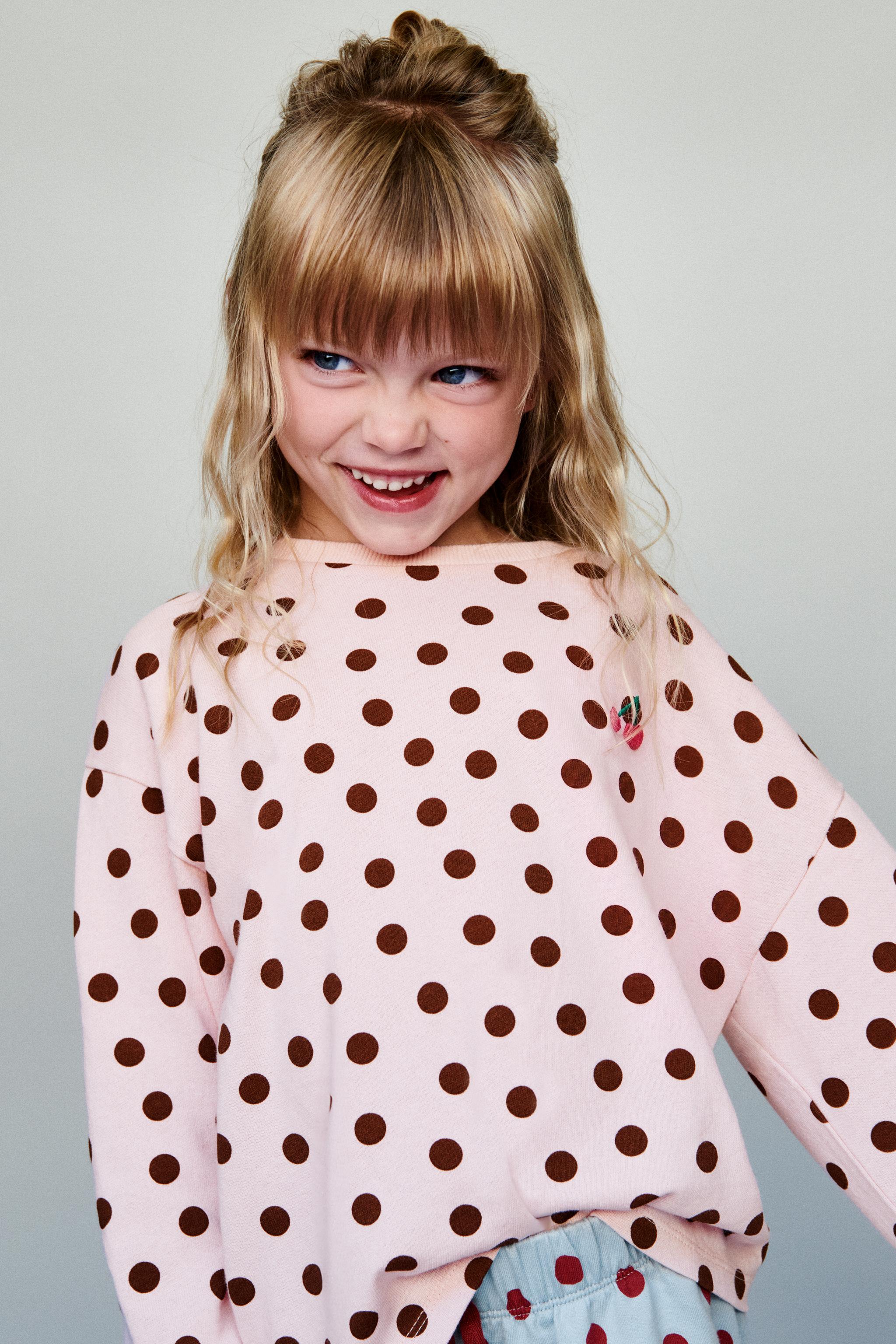 T-SHIRT À POIS ET BRODERIE CERISES