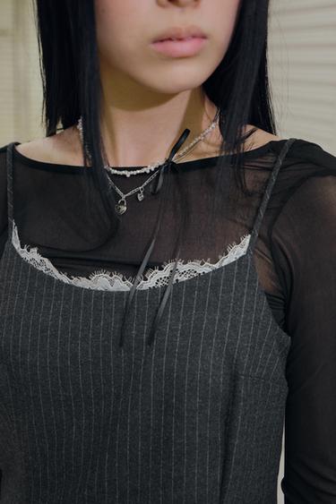 レーストリムストライプ柄ショートワンピースチャコールグレー Zaraのレーストリムストライプ柄ショートワンピース - チャコールグレー