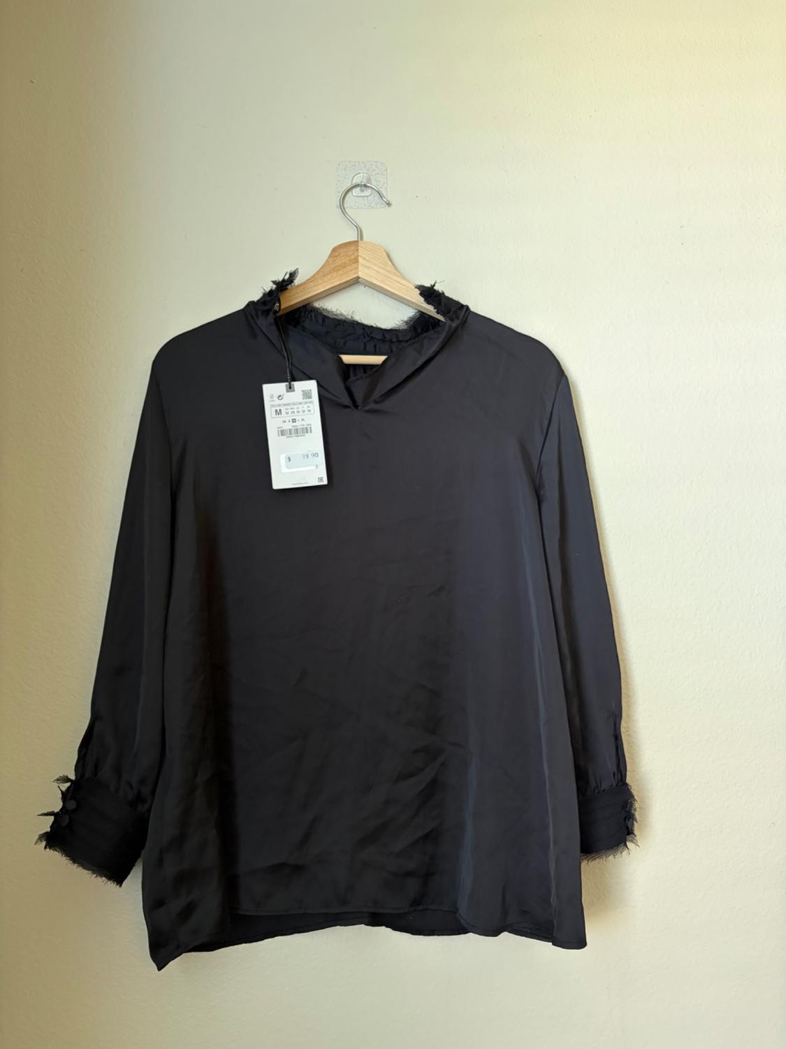 BLUSA SATINADA CUELLO SUBIDO - Image 2