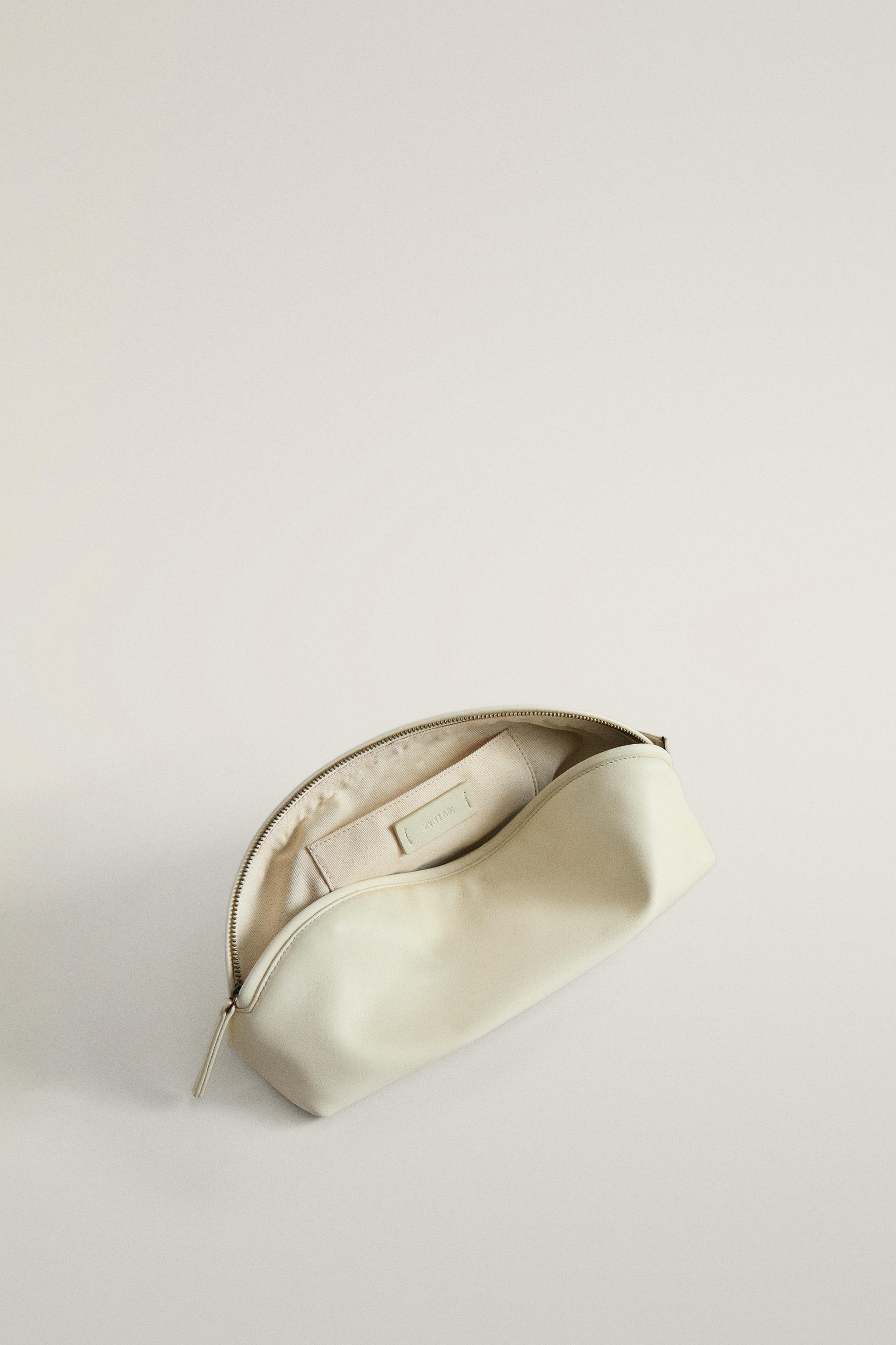 TROUSSE DE TOILETTE CUIR NAPPA DEMI-LUNE