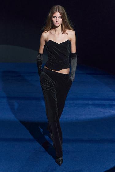 TOP DE OMBROS DESCOBERTOS EM VELUDO ZW COLLECTION - Preto da Zara - Imagem 0