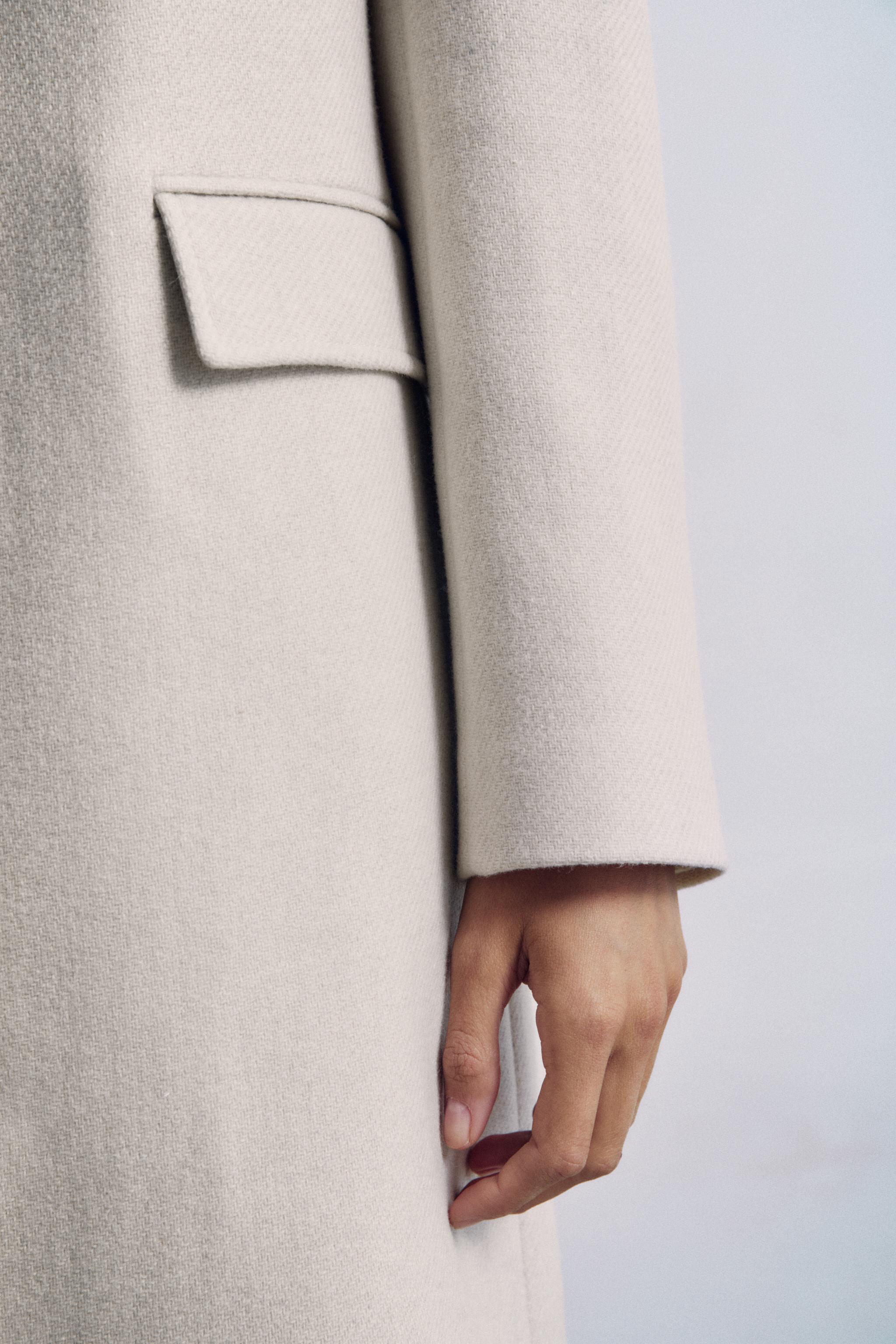 SHOULDER PAD COAT