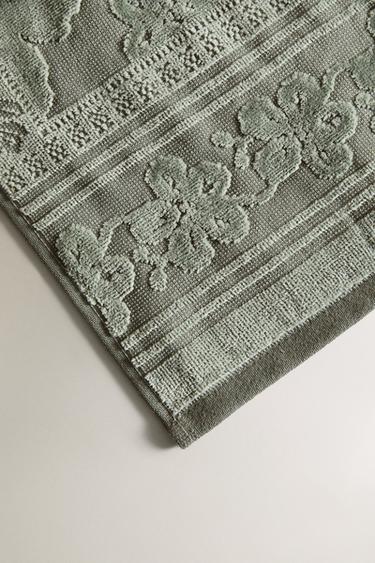 FLORAL JACQUARD BATH TOWEL - Green by Zara - Image 2
