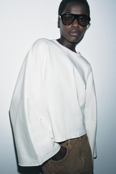 T-SHIRT MET CAPEMOUWEN - BOTER van Zara