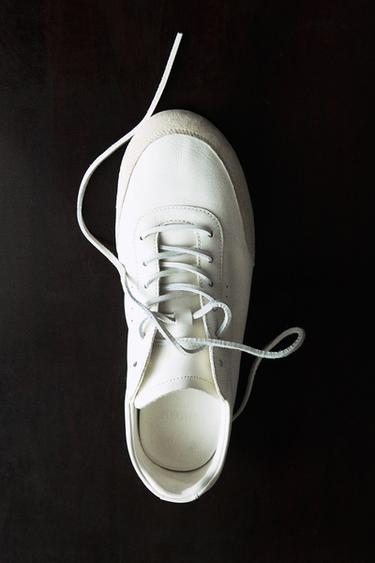 ZAPATILLA PIEL LIMITED EDITION - Blanco de Zara