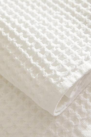 Zara WAFFLE-KNIT COTTON BATH TOWEL - 白色