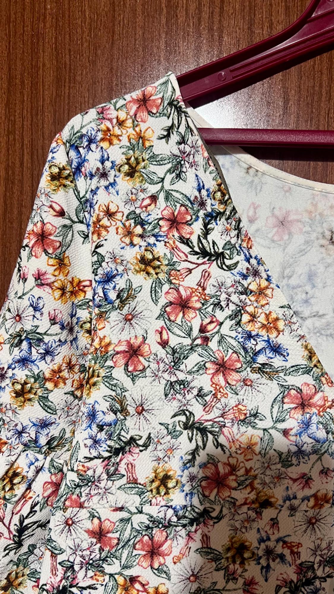 FLORAL PRINT DRESS WITH FRILLED SLEEVES - Image 3