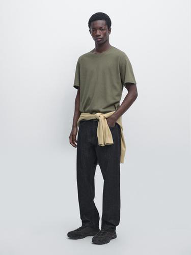 Camiseta manga corta mezcla lino - Khaki claro de Zara