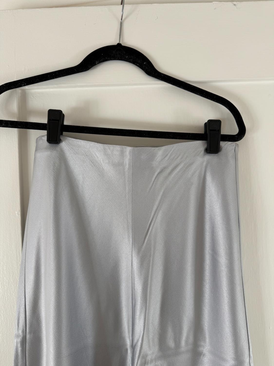 SILVER MIDI SKIRT WITH SLIT. - Image 3