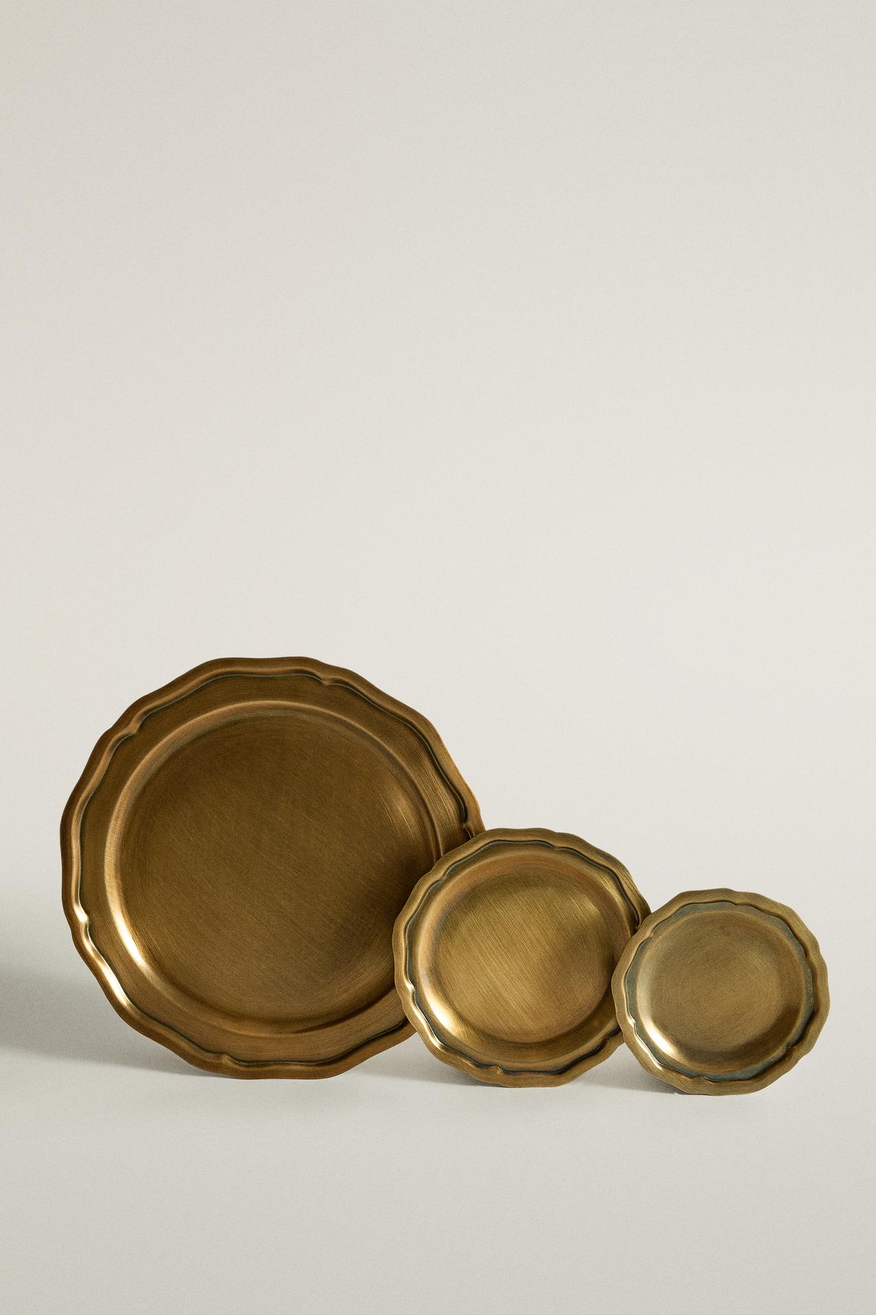 WAVY EDGE CHRISTMAS CANDLE TRAY