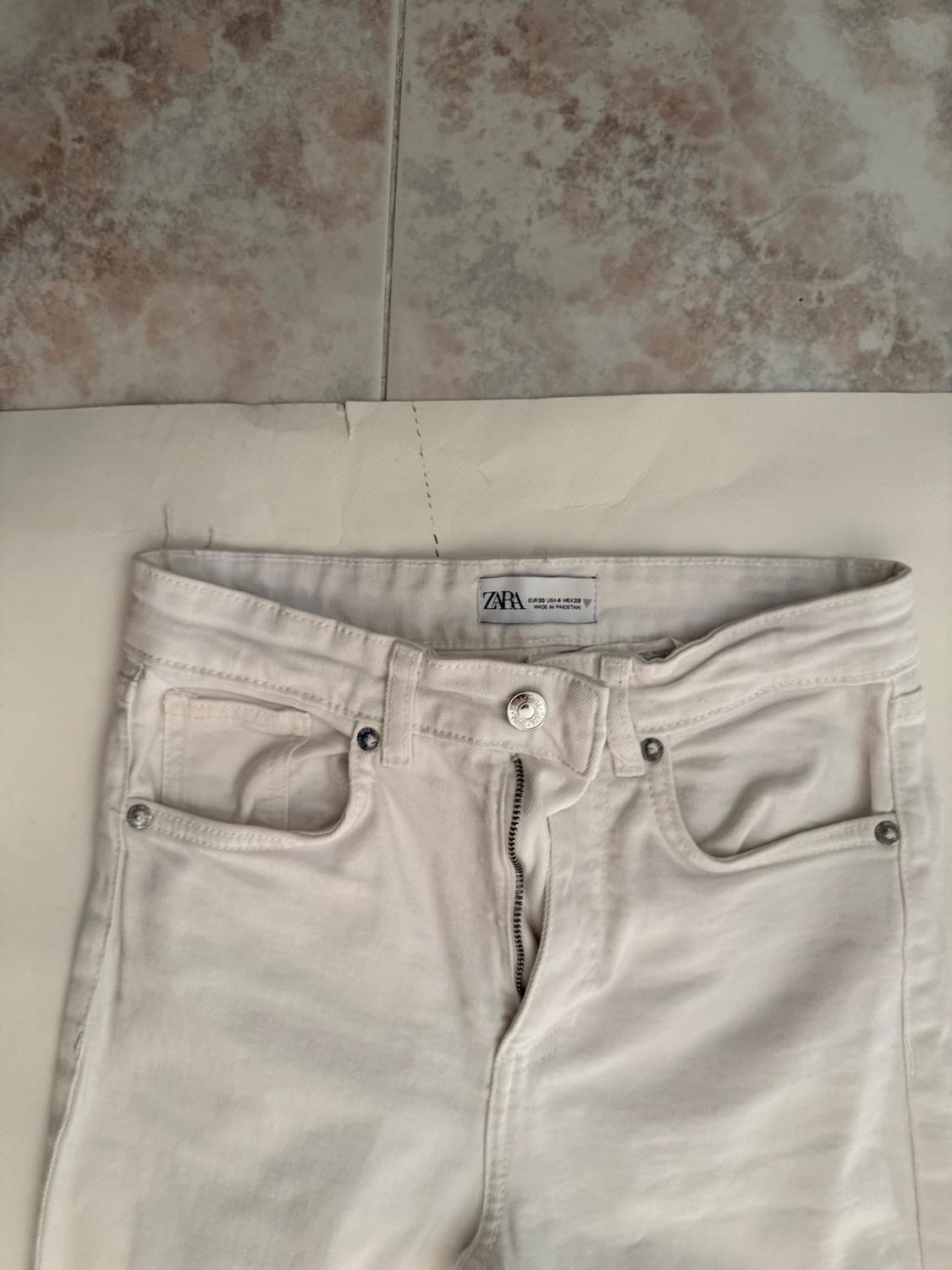 MID-RISE CROPPED FLARE JEANS - Image 2