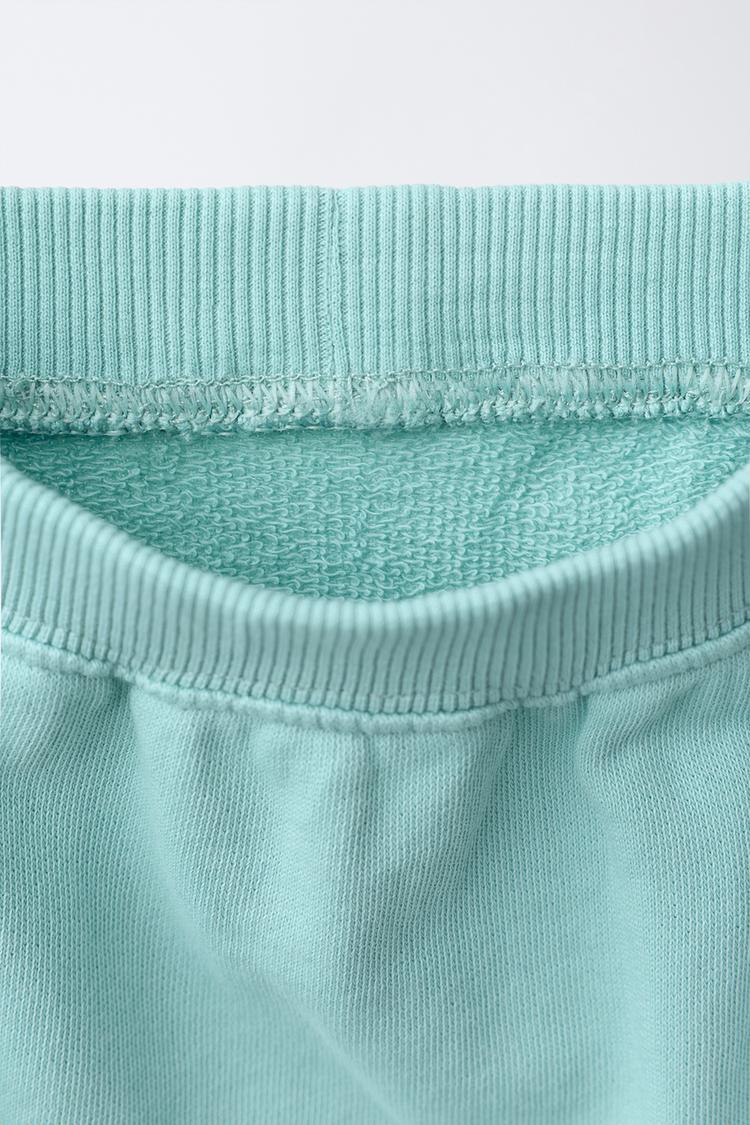 Conjunto de sudadera lisa y pantalones globo 6