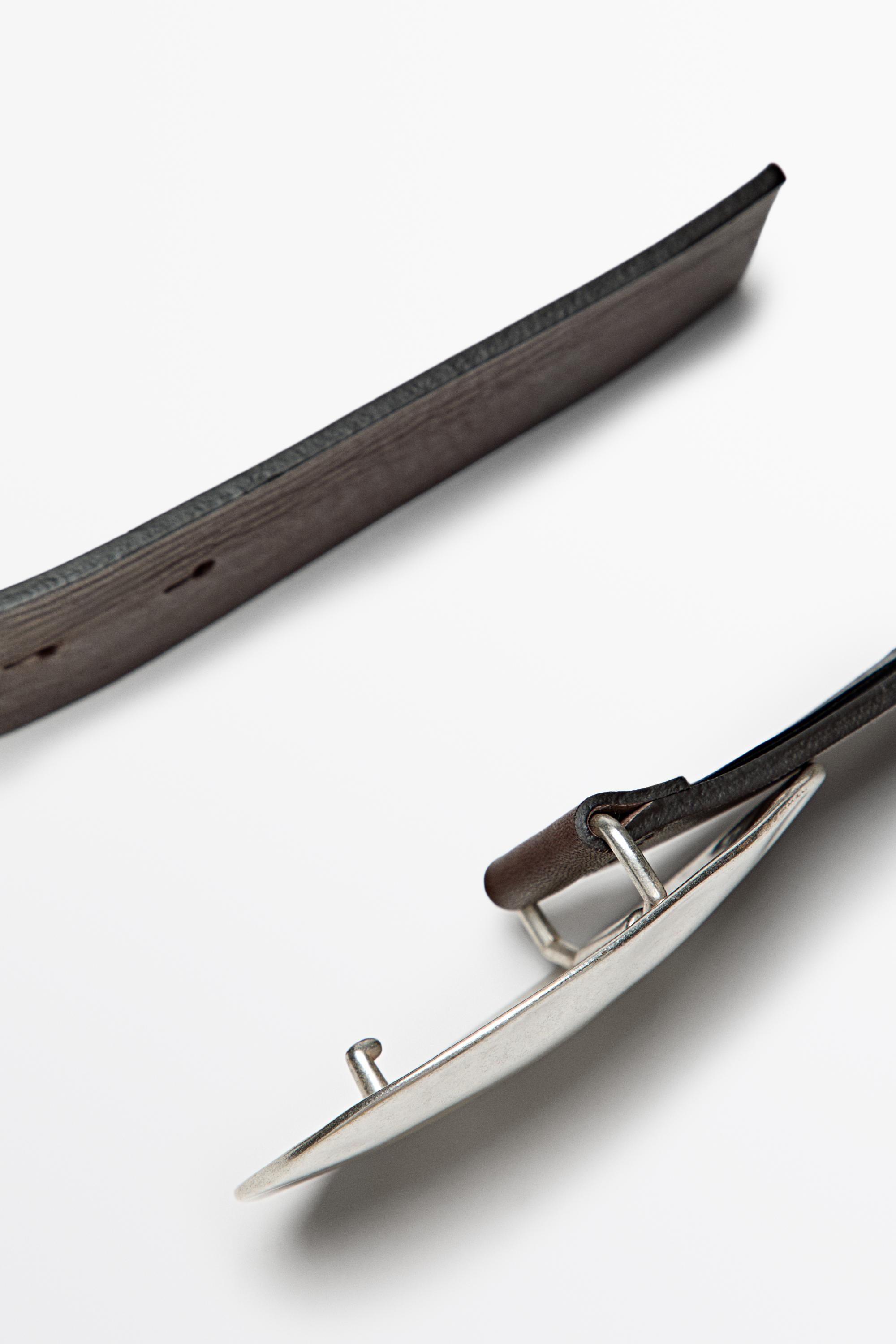 Nappa leather texture belt with oval buckle