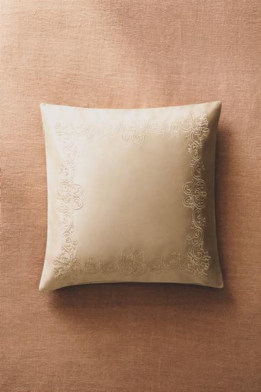 HOUSSE DE COUSSIN FRISE - Or de Zara - Image 5